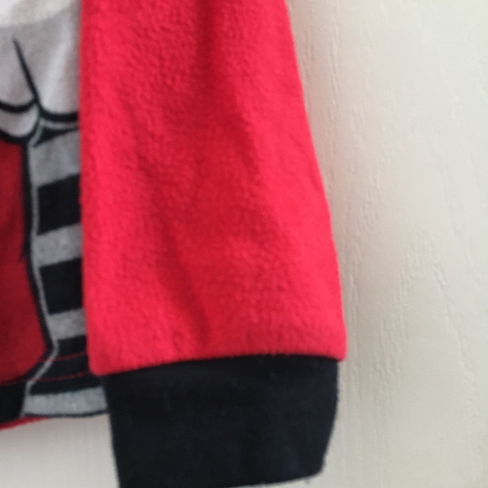Disney fleece pajama top 4t - Picture 2 of 5